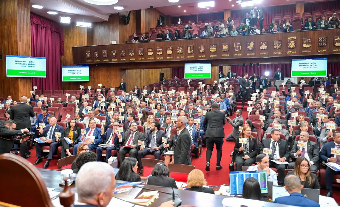 RD al borde de su reforma constitucional número 40; diputados votarán hoy en segunda lectura