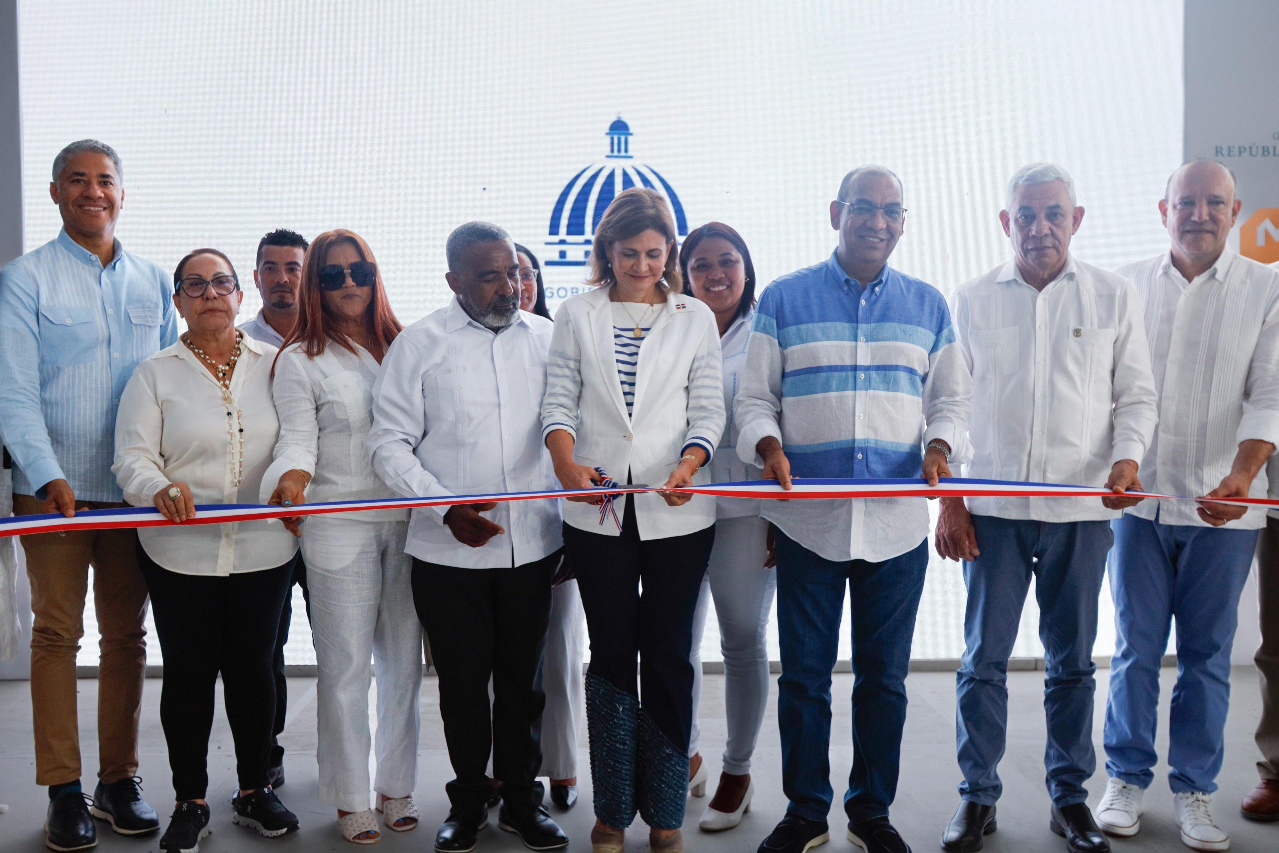 Inauguración de la reconstrucción de la carretera Gurabita de Yaroa en Puerto Plata por Raquel Peña