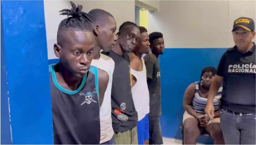 Detienen a 5 haitianos por violación: La víctima fue una menor y fue filmado