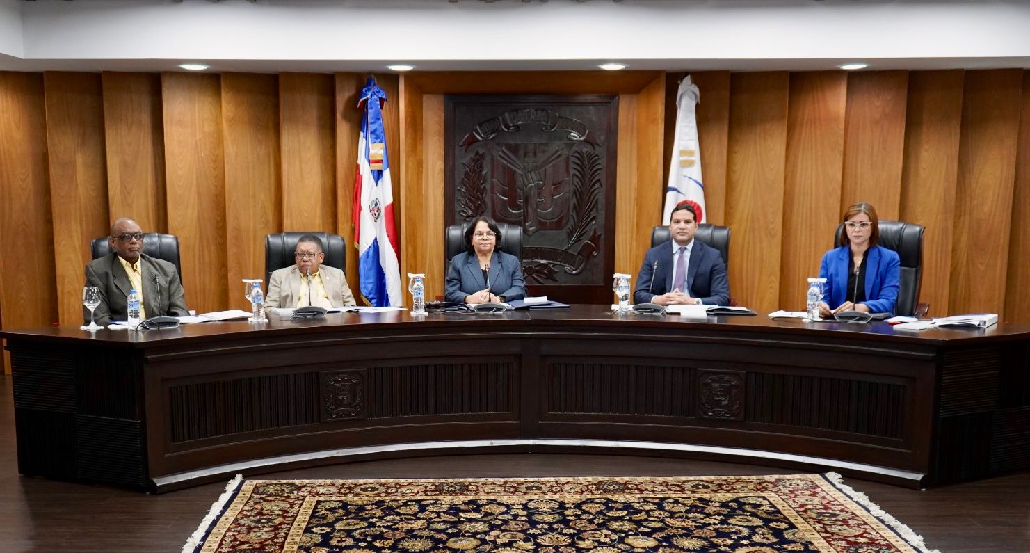 Cámara de Cuentas Autoriza Auditorías al Ayuntamiento de Santiago y al MIREX
