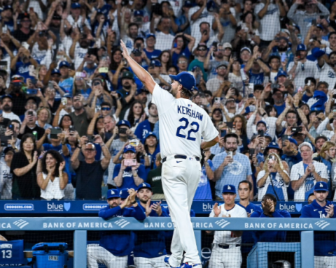Clayton Kershaw se despide de los Dodgers, dejando un legado impresionante