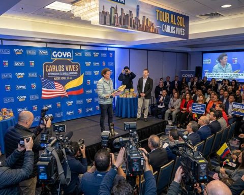 Carlos Vives defiende a los inmigrantes en EE.UU. y exalta el orgullo hispano