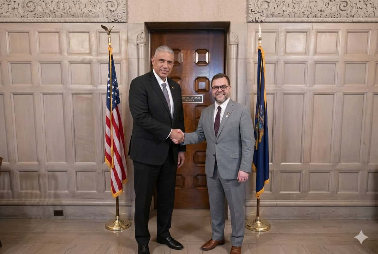 Reconocimiento al cónsul Jesús Vázquez Martínez en evento histórico de Nueva York